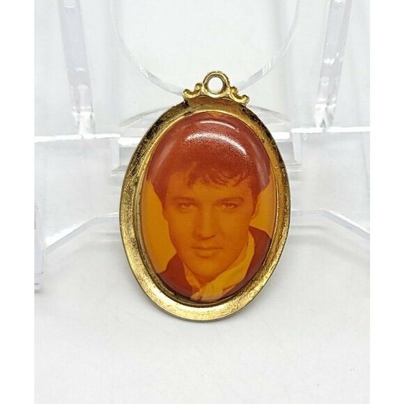 Commemorative Elvis Presley Picture Necklace Penda - Picture 1 of 4